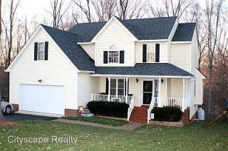 5901 Walking Path Ln, Midlothian VA  23112-3199 exterior