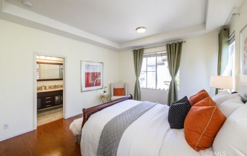 22 Del Ventura, Irvine CA  92606-8857 exterior