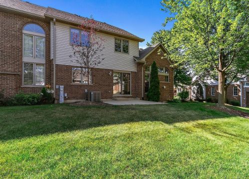 12237 Spire Dr, Lemont IL  60439-7319 exterior