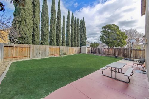 913 Cloverbrook Cir, Vacaville, CA 95687-7909