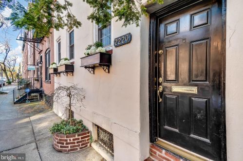 2220 Lombard St, Philadelphia, PA 19146-1108