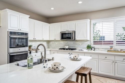 12611 Avocado Way, Riverside CA  92503-7031 exterior