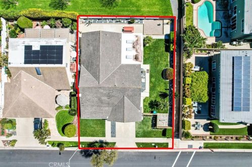 15242 Touraine Way, Irvine CA  92604-3150 exterior