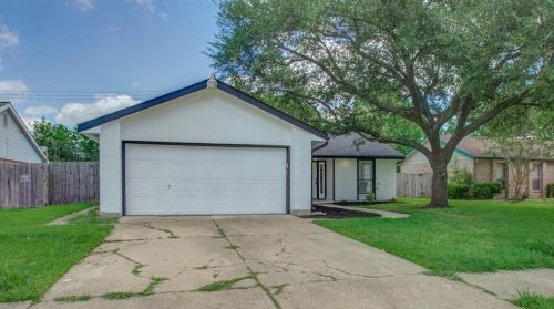 3101 Pilgrims Point Ln, Pearland, TX 77581-4433