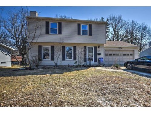 116 Point Bluff Dr, Decatur, IL 62521-5506