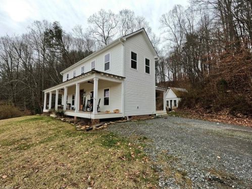 466 Sykes Dairy Rd, Mount Airy, NC 27030-8997