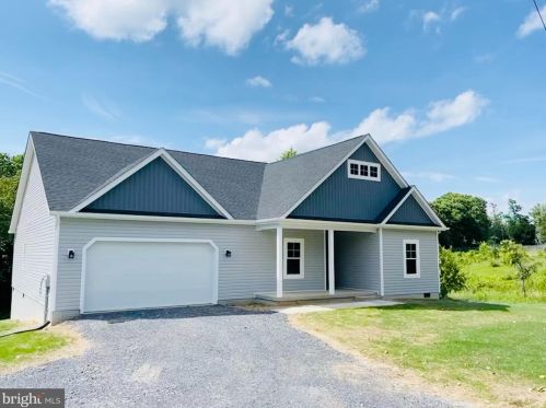 1897 Berryville Pike, Charles Town, WV 25414