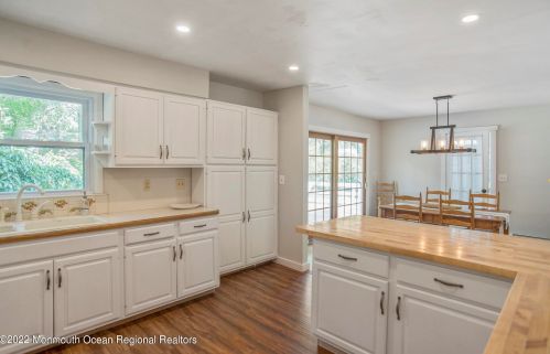 345 Princeton Ave, Berkeley Township NJ  08721-2321 exterior