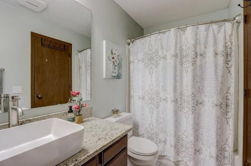 2862 Castleford Ct, Saint Paul MN  55125-3416 exterior
