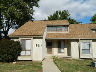 38 Colony West Dr, Champaign IL  61820-7501 exterior