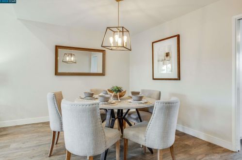 5209 Jomar Dr, Concord CA  94521-2341 exterior