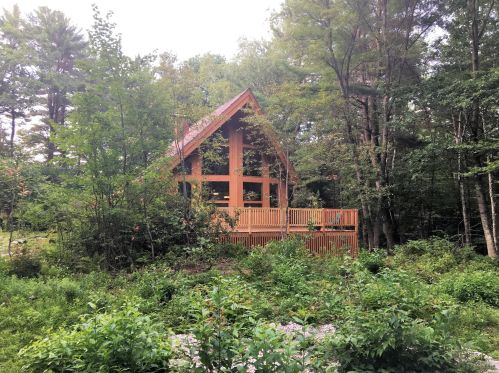 92 Kansas Rd, Naples, ME 04055-3005