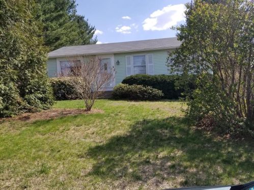 443 Walnut Hill Rd, Woonsocket, RI 02895-2726