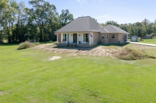 47109 Hwy 22, Saint Amant LA  70774-4303 exterior