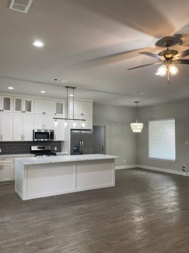 2814 18th St, Irving TX  75060-5506 exterior