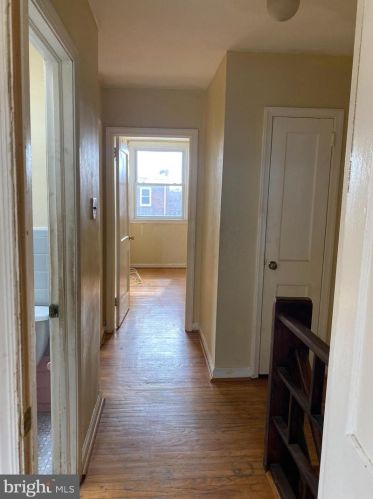 610 Longshore Ave, Philadelphia PA 19111-4423 exterior