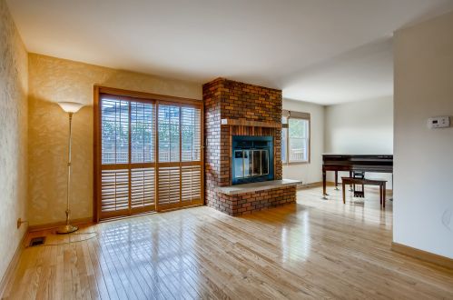 6845 Sussex Rd, Tinley Park, IL 60477-1773