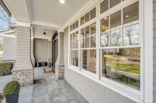 59 Winthrop Dr, Riverside, CT 06878-1911