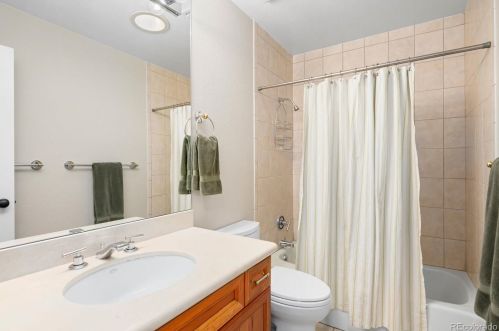 6068 Clinton Ct, Englewood CO 80111-5217 exterior