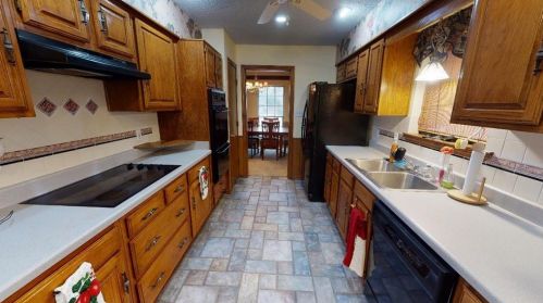 1607 Peters Colony Rd, Carrollton TX  75007-3902 exterior