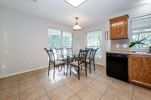 1016 Chateau Wood Pkwy Dr, Conroe TX  77385-9771 exterior