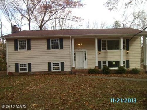 144 Fellowship Ct, Tappahannock, VA 22560-5049