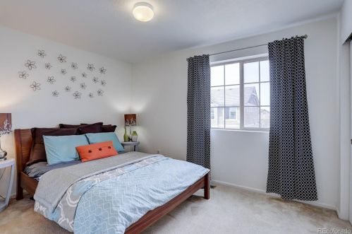 5037 Addison Way, Aurora CO 80016-5390 exterior