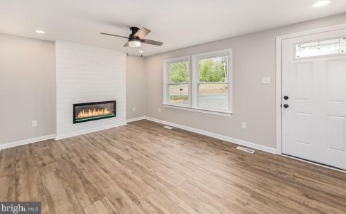 7109 Shade Tree Ln, Spotsylvania VA  22551-2625 exterior