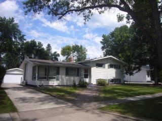 101 24th Ave, Fargo, ND 58102-2032