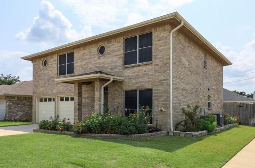 6913 Kara Pl, Fort Worth, TX 76182-3641