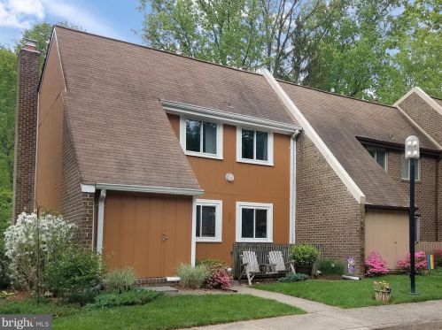 1451 Greenmont Ct, Herndon, VA 20190-4049