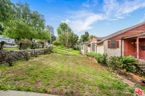 4143 Saugus Ave, Van Nuys, CA 91403-4404