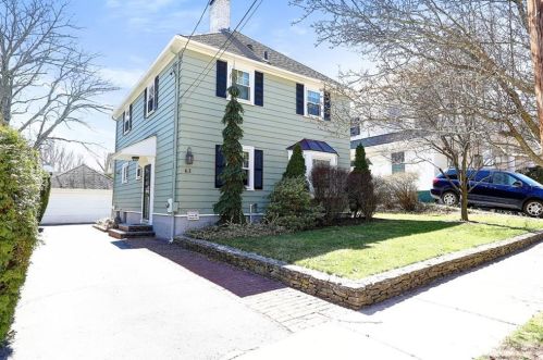 63 Woodbury St, Providence, RI 02906-3509