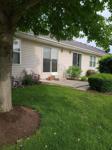 1135 Rose Dr, Sycamore, IL 60178-9505