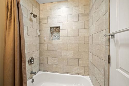 6562 Meath Cir, Huntington Beach CA  92647-3131 exterior