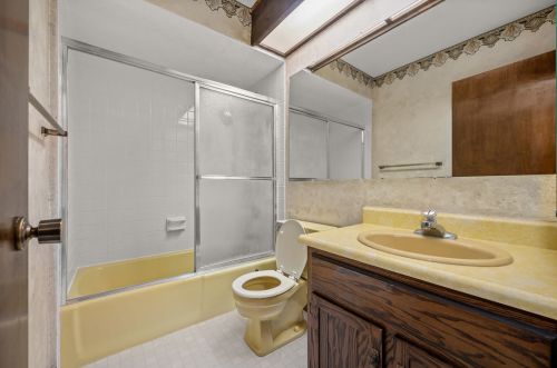 1604 Gingercreek Ct, Sycamore IL 60178-2722 exterior