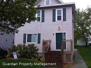 1014 Pacific St, Saint Paul MN  55106-6428 exterior