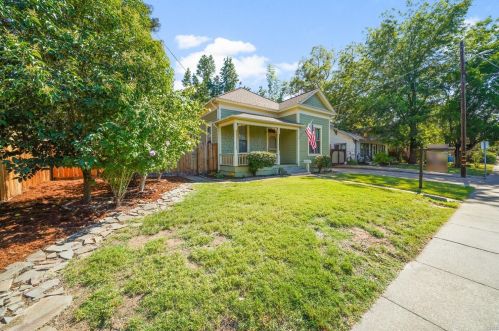 215 Kendal St, Vacaville, CA 95688-3826