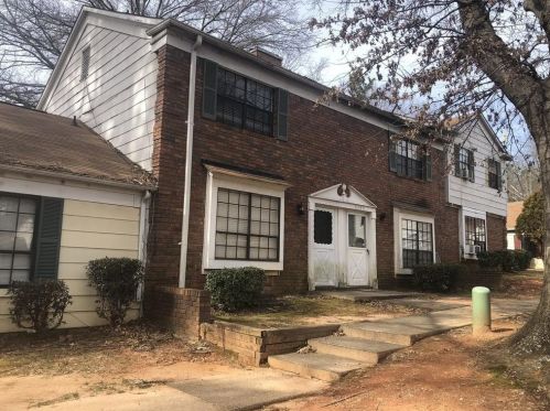 6593 Sleepy Hollow Ln, Morrow, GA 30260-2136