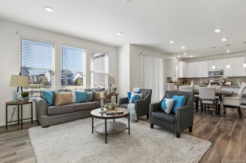 1075 Grand Baker Ct, Aurora CO  80018 exterior