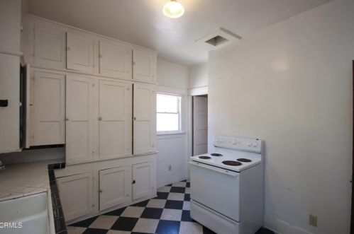 368 Milford St, Glendale CA  91203-2004 exterior