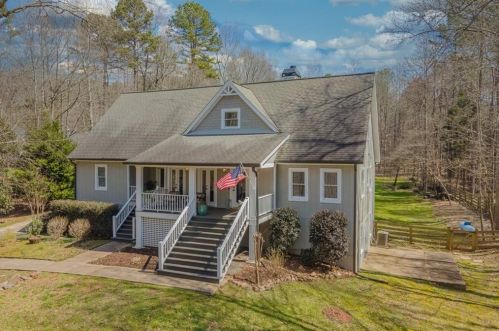 561 Staghorn Trl, Nicholson, GA 30565-1666