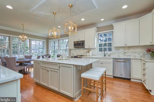 8055 Birnham Wood Ct, Gainesville, VA 20155-2821
