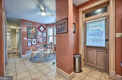 38 Vine St, Lancaster PA  17602-3549 exterior