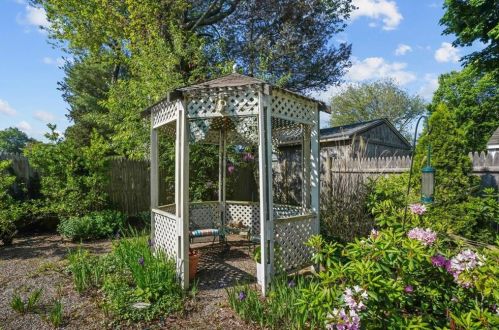 45 Honeysuckle Rd, Warwick RI  02888-5503 exterior
