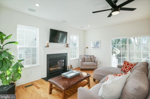 304 Lakeview Ave, Haddonfield NJ 08033-1609 exterior