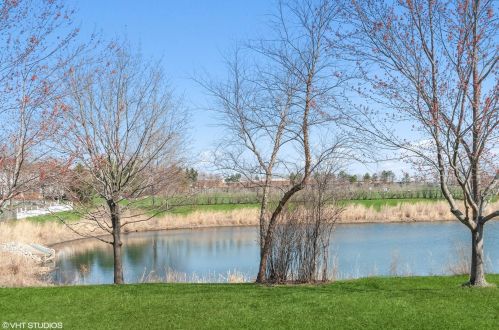 716 Lenox Ln, Palatine, IL 60074-7074