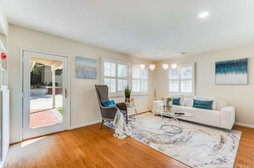 2911 Sycamore Ave, Glendale CA 91201-1154 exterior