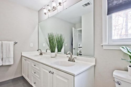 1898 Connemara Dr, Atlanta GA  30341-1565 exterior