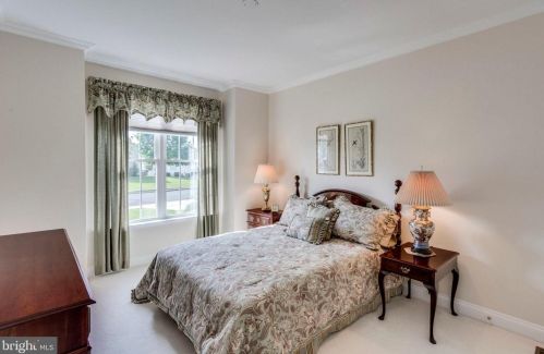13749 Tuscarora Ct, Gainesville, VA 20155-1351